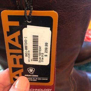 Brand new Ariat boots size 9